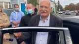 Václav Klaus (80) opustil nemocnici, tlak se mu zlepšil. Za Zemanem dorazila manželka s dcerou