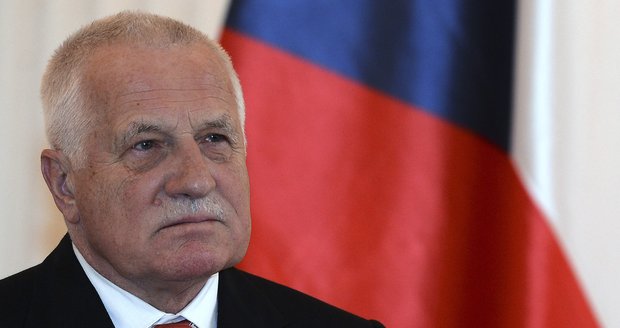 Prezident Václav Klaus je přesvědčen o tom, že pravým důvodem žaloby je snaha očernit jeho prezidentské období
