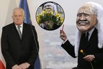 Rozloučení s Václavem Klausem na Hradčanech: Prezidentovi přinesli propisky i narcisky
