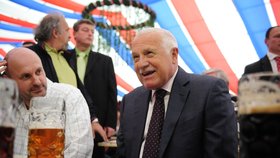 Václav Klaus vedl nad pivem vášnivé debaty