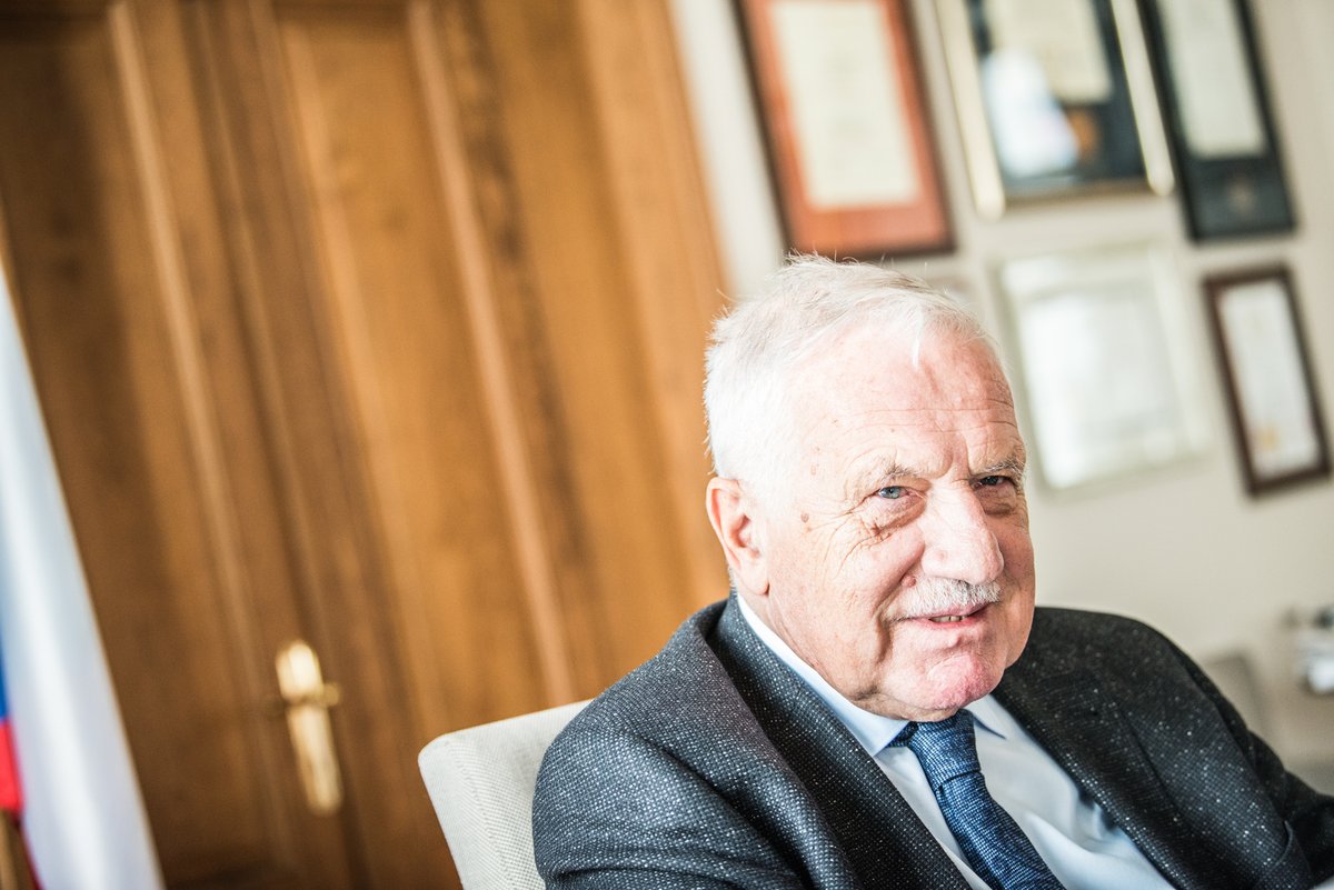 Václav Klaus, bývalý ministr financí, vicepremiér, předseda vlády a prezident České republiky.