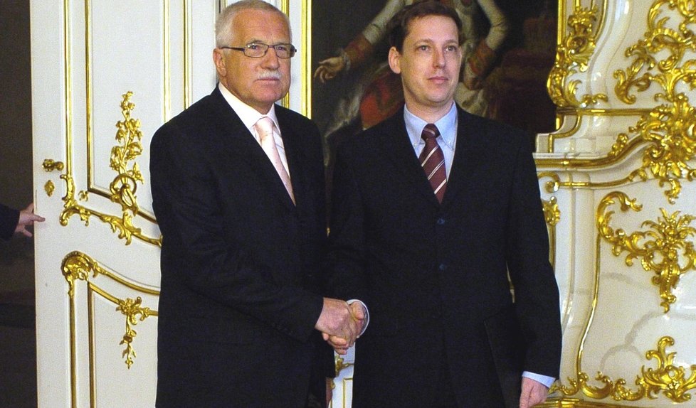 Byl to právě Václav Klaus, kdo přijal demisi Stanislava Grosse