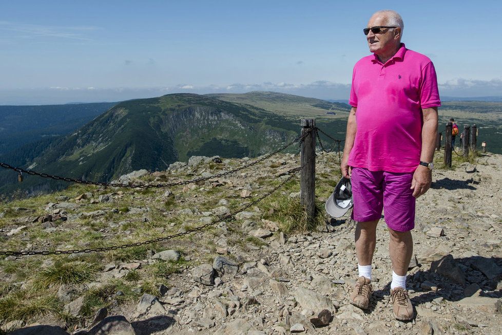 Svatovavřineckou pouť na Sněžku si nenechal 10. srpna 2017 ujít ani Václav Klaus