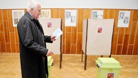 Prezident volil v pražských Kobylisích