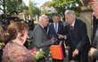Se stovkou přátel slavil bývalý prezident Václav Klaus na zámečku svého institutu na pražské Hanspaulce 77. narozeniny.