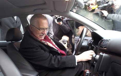 Václav Klaus si musel volant znovu osahat.