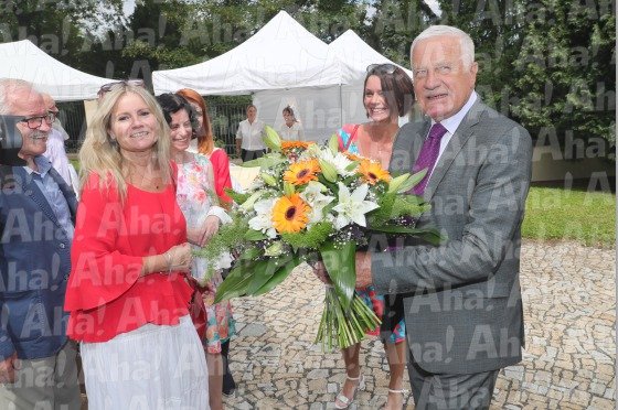 Václav Klaus starší slavil 77. narozeniny ve svém zámečku.