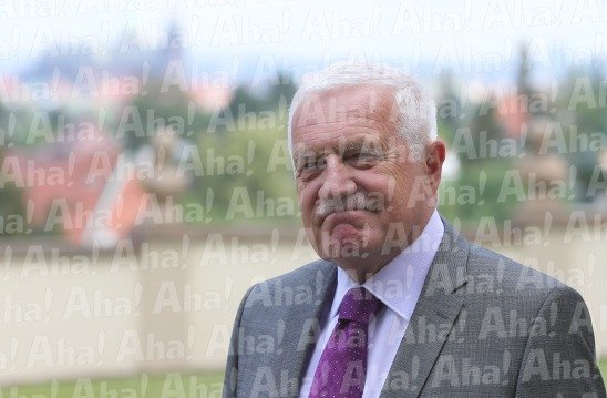 Václav Klaus starší slavil 77. narozeniny ve svém zámečku.