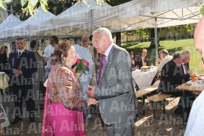 Václav Klaus starší slavil 77. narozeniny ve svém zámečku.