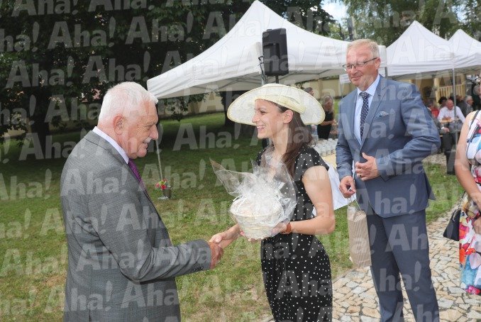 Václav Klaus starší slavil 77. narozeniny ve svém zámečku.