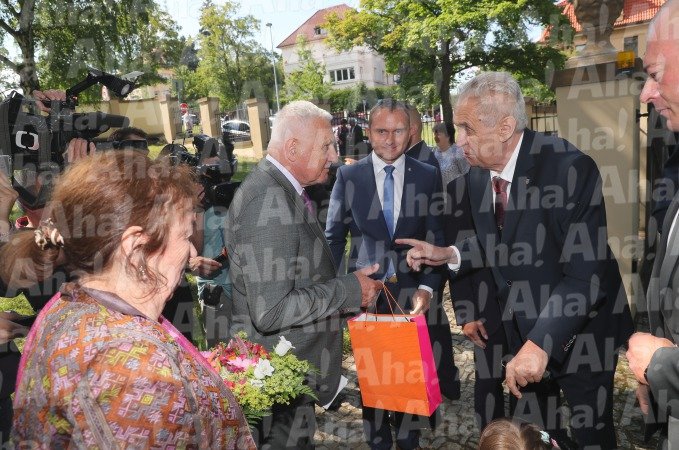 Václav Klaus starší slavil 77. narozeniny ve svém zámečku.