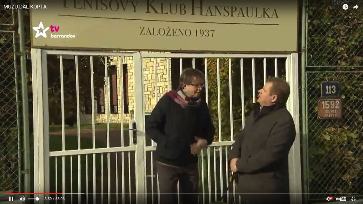 Koptův dědeček byl zakládajícím členem tenisového klubu na Hanspaulce, kam muzikant pravidelně chodí.