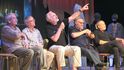 Václav Kotek (zcela vpravo) na snímku z Divadla Járy Cimrmana Václav Kotek (zcela vpravo) na snímku z Divadla Járy Cimrmana