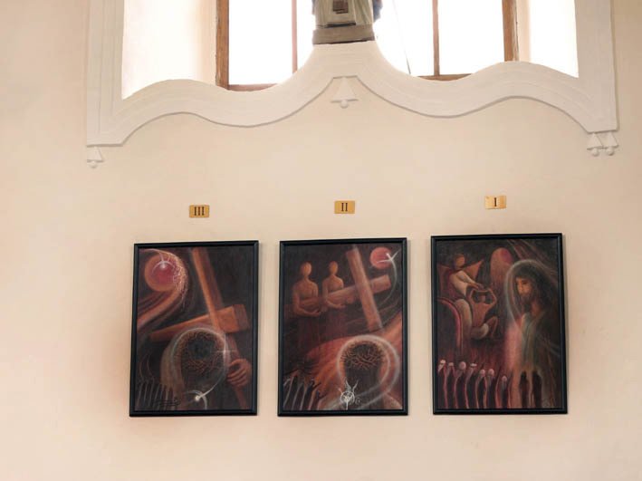 Obrazy Václava Macha-Koláčného zdobí například kostel sv. Jakuba Staršího v Osové Bítýšce, pro který stvořil obrazový cyklus křížové cesty.