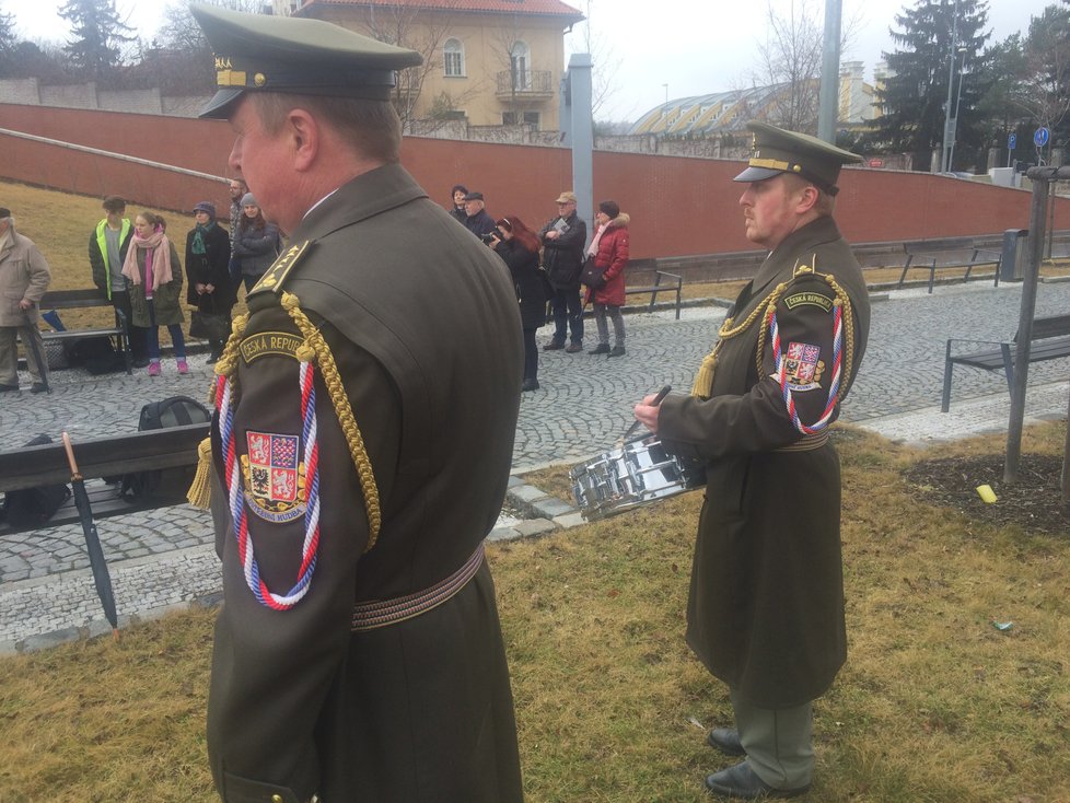 V pátek se vzpomínalo na hrdinství pobožného pistolníka.