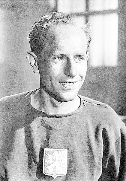 Emil Zátopek (†78), jeden z nejlepších sportovců světa všech dob, čtyřnásobný olympijský vítěz.