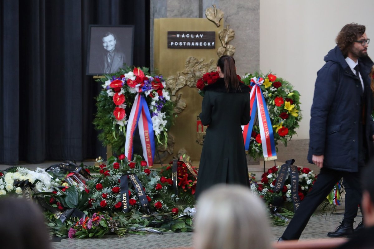 Rodinné rozloučení s Václavem Postráneckým ve Strašnicích: Petr Kostka