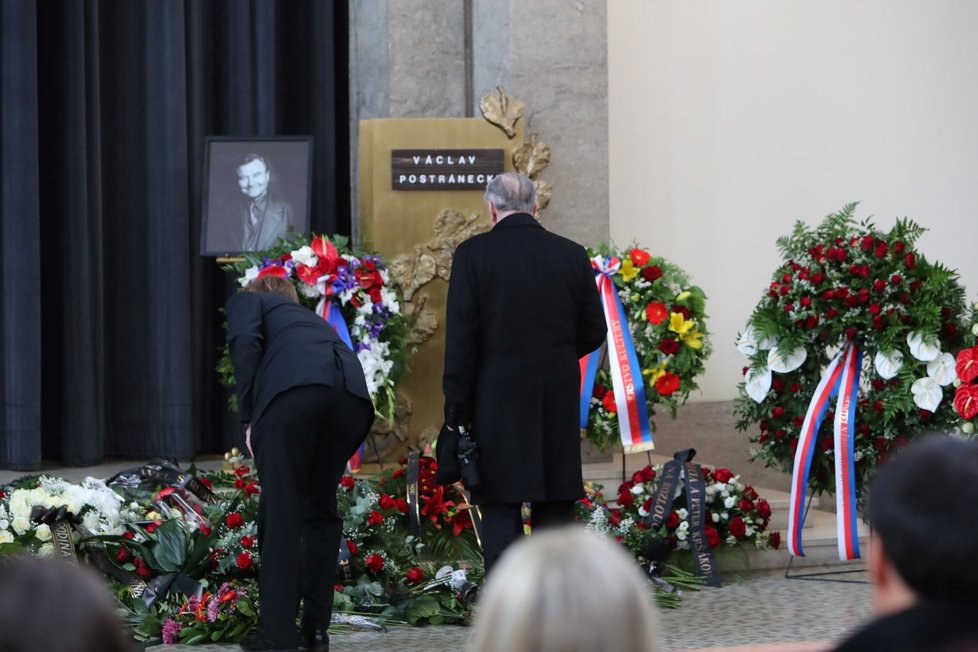 Rodinné rozloučení s Václavem Postráneckým ve Strašnicích: Petr Kostka