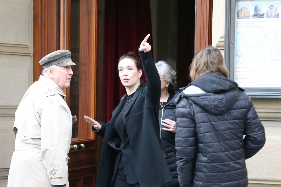 Pohřeb Václava Postráneckého: Tereza Kostková s rodiči Carmen Mayerovou a Petrem Kostkou