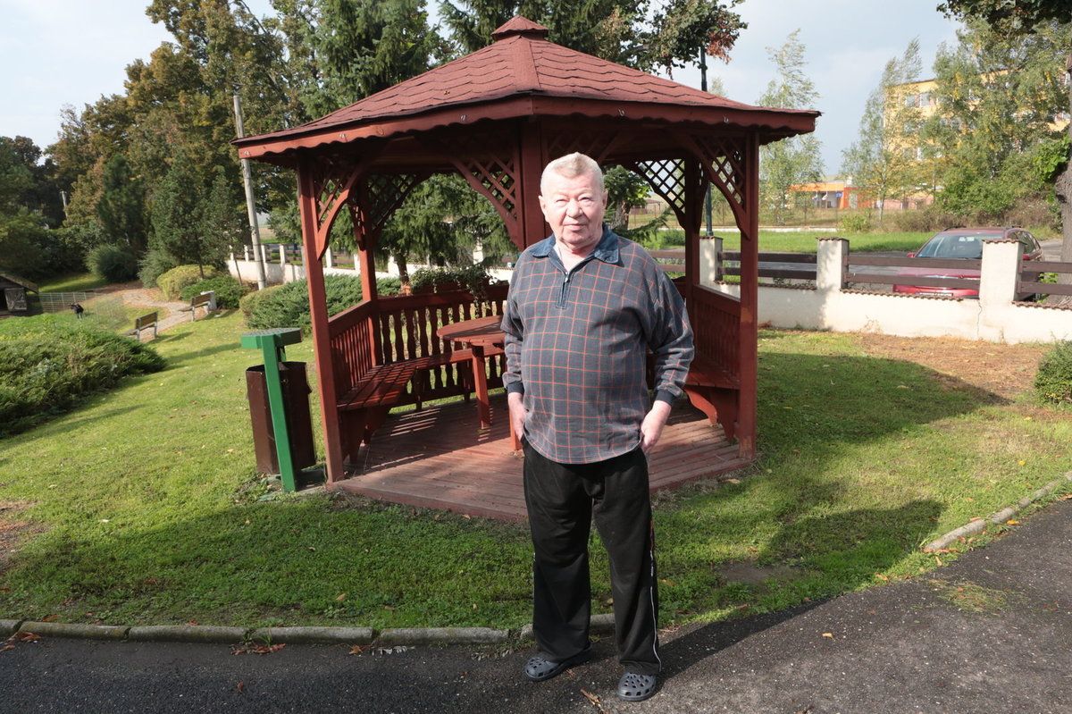 Václav Sloup je spokojený. V domově důchodců vlastní pokoj i dokonalou lékařskou péči.