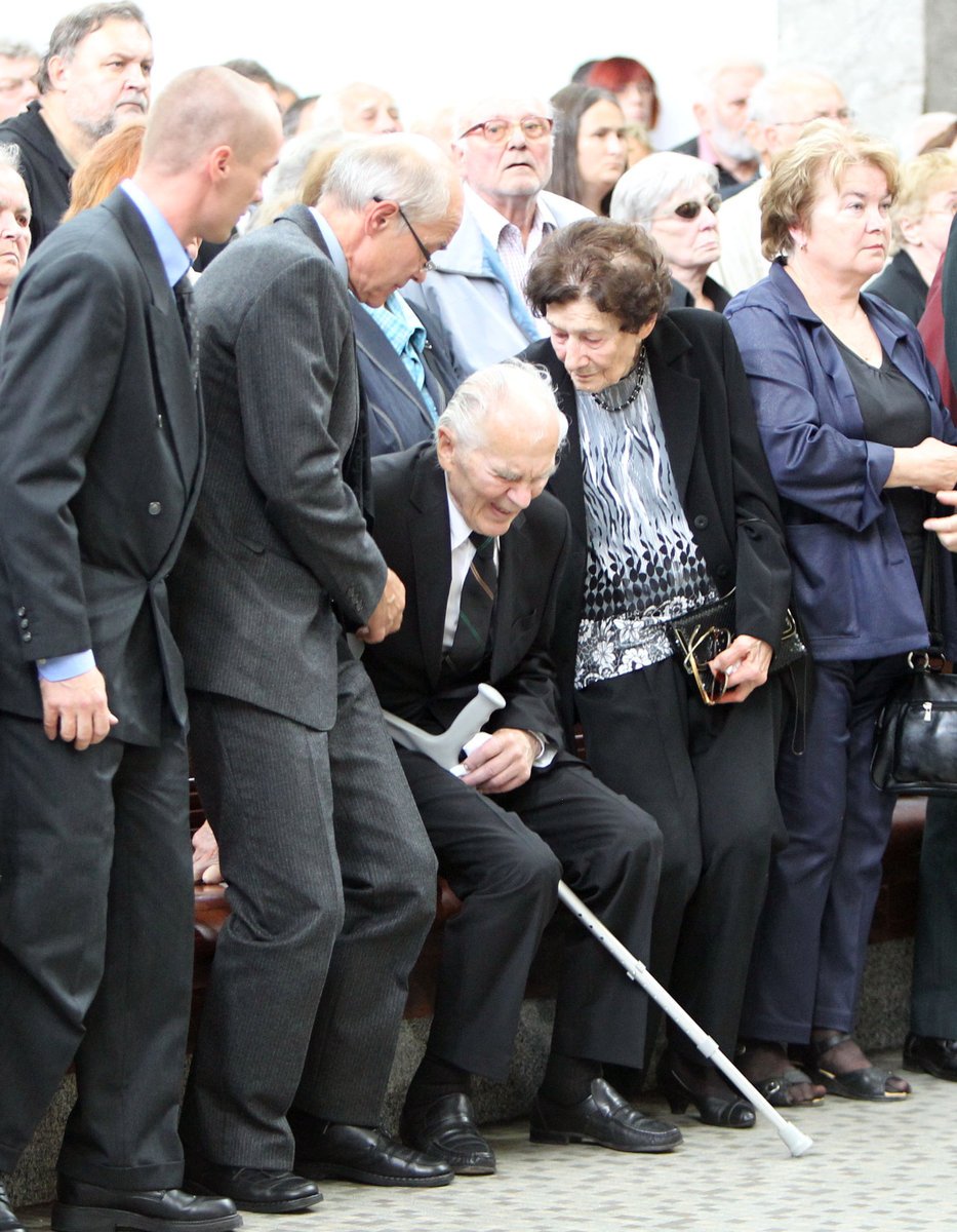 Hereččin bratr Václav Švorc (92) si v obřadní síni musel sednout.