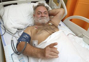 Václav Upír Krejčí má za sebou 90minutovou operaci.