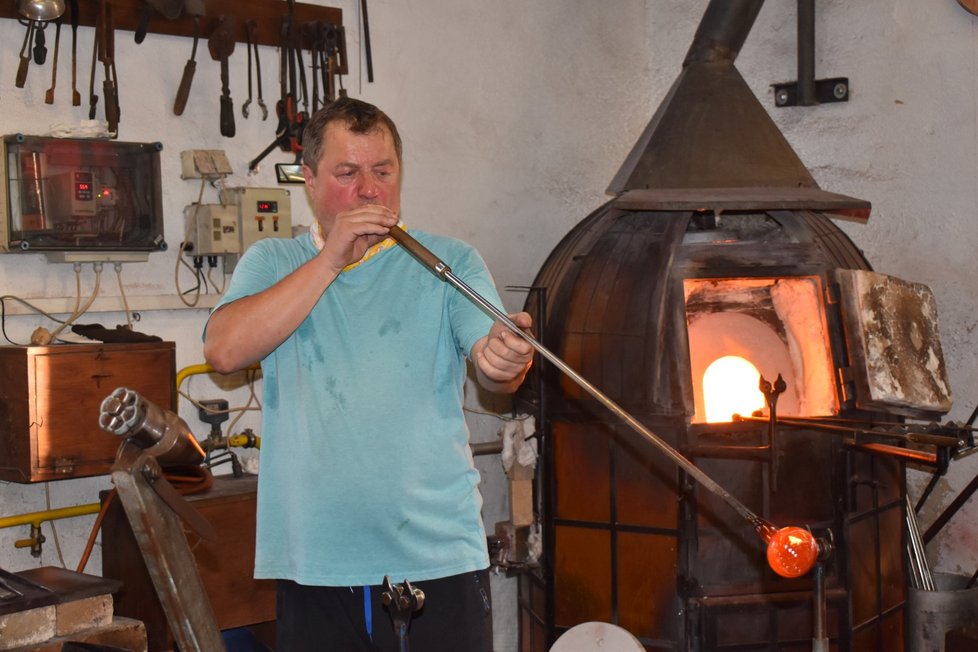 Václav Vlasák musel uzavřít svou sklárnu kvůli krachu Bohemia Energy.