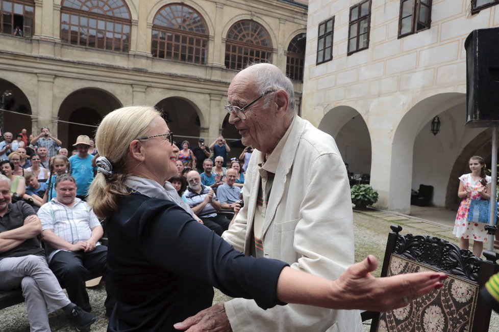 Narozeniny oslavil režisér na zámku Horšovský Týn v historickém centru města stejnojmenného města v okrese Domažlice.