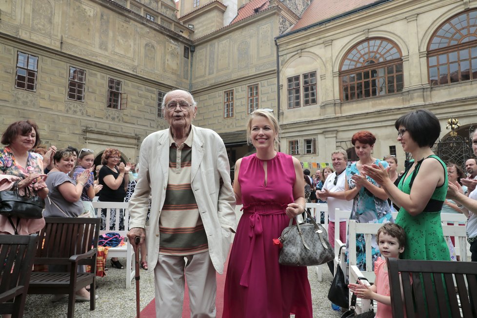 Narozeniny oslavil režisér na zámku Horšovský Týn v historickém centru města stejnojmenného města v okrese Domažlice.