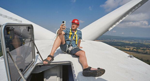 KVÍZ + VIDEO: Přežijí jen odvážní! Vylezli jsme na střechu větrné elektrárny i dovnitř