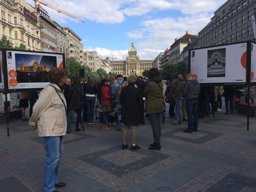 Takto vnímají fotografové Václavské náměstí takové, jaké je.