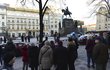 18. ledna 2019: Na Václavském náměstí se zapálil muž. Kolemjdoucí jej uhasili.