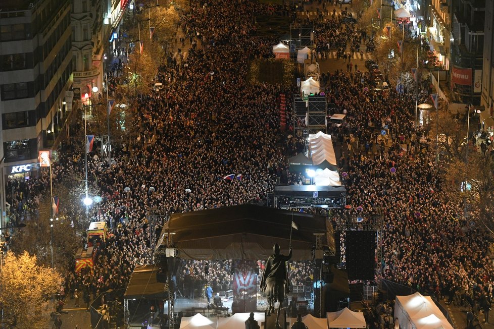 Koncert pro budoucnost na Václavském náměstí ku příležitosti 30. výročí sametové revoluce (17. 11. 2019)