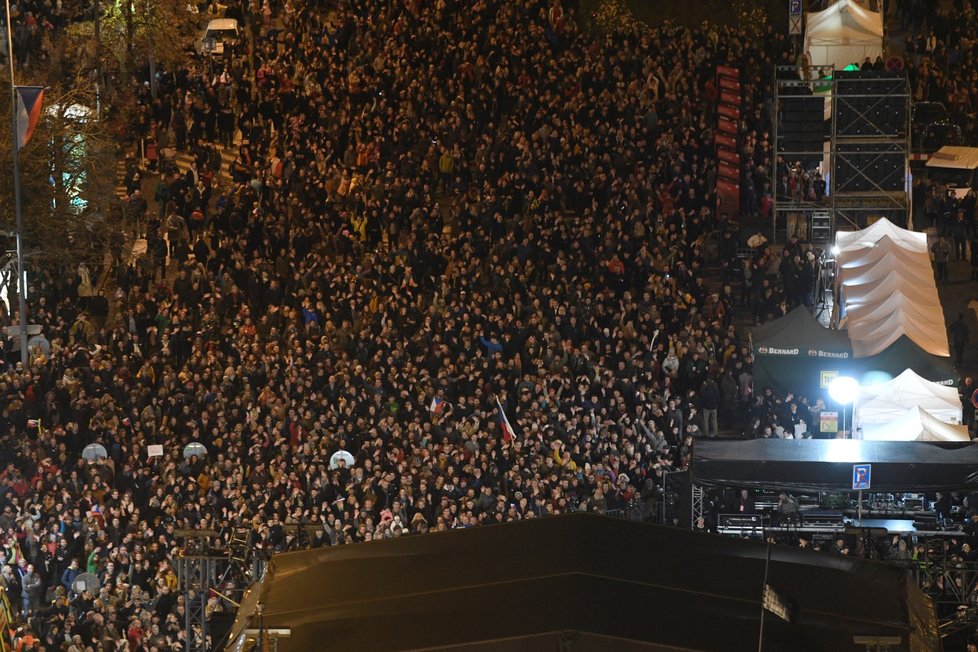 Koncert pro budoucnost na Václavském náměstí ku příležitosti 30. výročí sametové revoluce (17. 11. 2019)