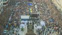 Desítky tisíc lidí v neděli 27.2. 2022 na Václavském náměstí v Praze protestovaly proti ruské invazi na Ukrajinu. Demonstraci svolal spolek Milion chvilek. Desítky tisíc lidí v neděli 27.2. 2022 na Václavském náměstí v Praze protestovaly proti ruské invazi na Ukrajinu. Demonstraci svolal spolek Milion chvilek.