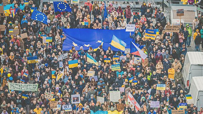 Desítky tisíc lidí v neděli 27.2. 2022 na Václavském náměstí v Praze protestovaly proti ruské invazi na Ukrajinu. Demonstraci svolal spolek Milion chvilek.