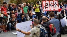 Happening na pražském Václavském náměstí připomněl 25. srpna 2018 demonstraci skupiny "osmi statečných", kteří před 50 lety protestovali na Rudém náměstí v Moskvě proti invazi vojsk Varšavské smlouvy do Československa.