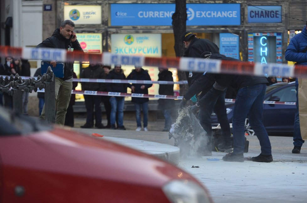 18. leden 2019: Neznámý muž se polil hořlavou látkou a na Václavském náměstí se podpálil. I přes rychlý zásah kolemjdoucích, kteří jej hasili, je podle všeho popálený na 30% těla.