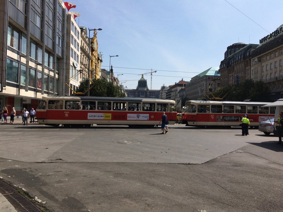 Současné řešení dopravy na Václavském náměstí v Praze