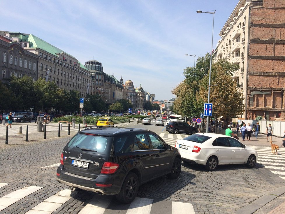 Současné řešení dopravy na Václavském náměstí v Praze