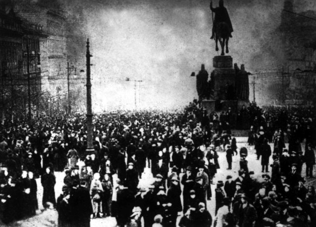 Generální stávka dělnictva na Václavském náměstí v Praze, leden 1918