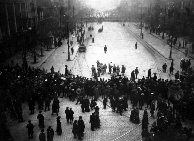 Maďarské vojsko na Václavském náměstí, 14. října 1918.