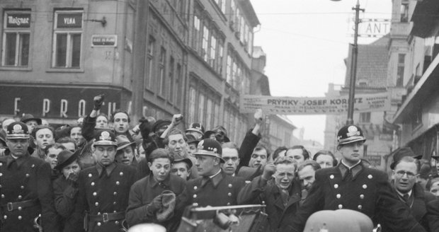 Příjezd německých okupačních vojsk do Prahy, březen 1939.