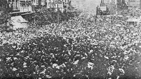 Demonstrace během první světové války na Václavském náměstí, květen 1918