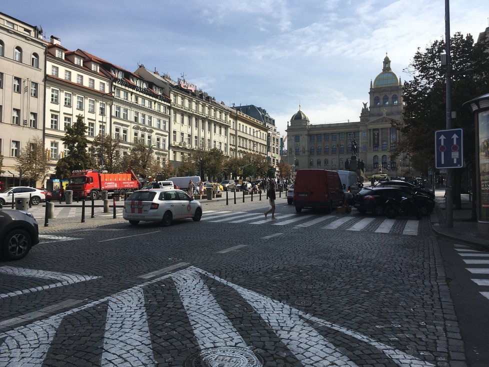 Václavské náměstí se postupně proměňuje, péče o něj je systematičtější.