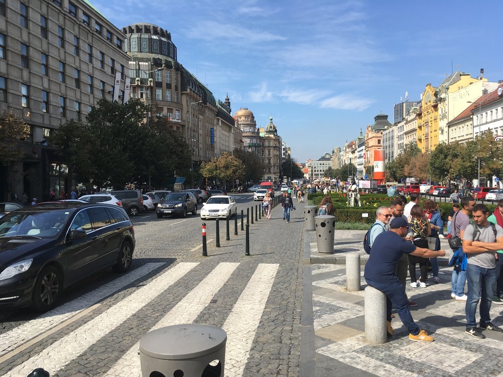 Václavské náměstí se postupně proměňuje, péče o něj je systematičtější.