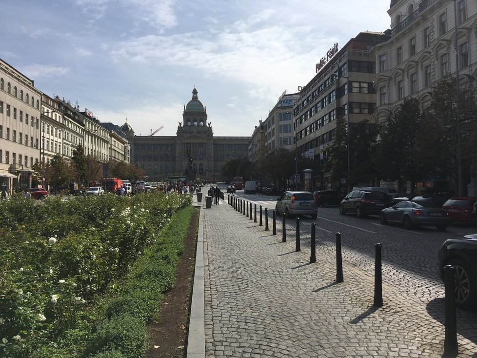 Václavské náměstí se postupně proměňuje, péče o něj je systematičtější.