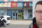 Podnikatel Jan Vaculík (56) z Černé Hory na Blanensku vybíral větší množství peněz patrně v jednom z těchto tří bankomatů ve vietnamské tržici SAPA v Praze. Na schůzku, kam to měl pár desítek metrů, už nedorazil.