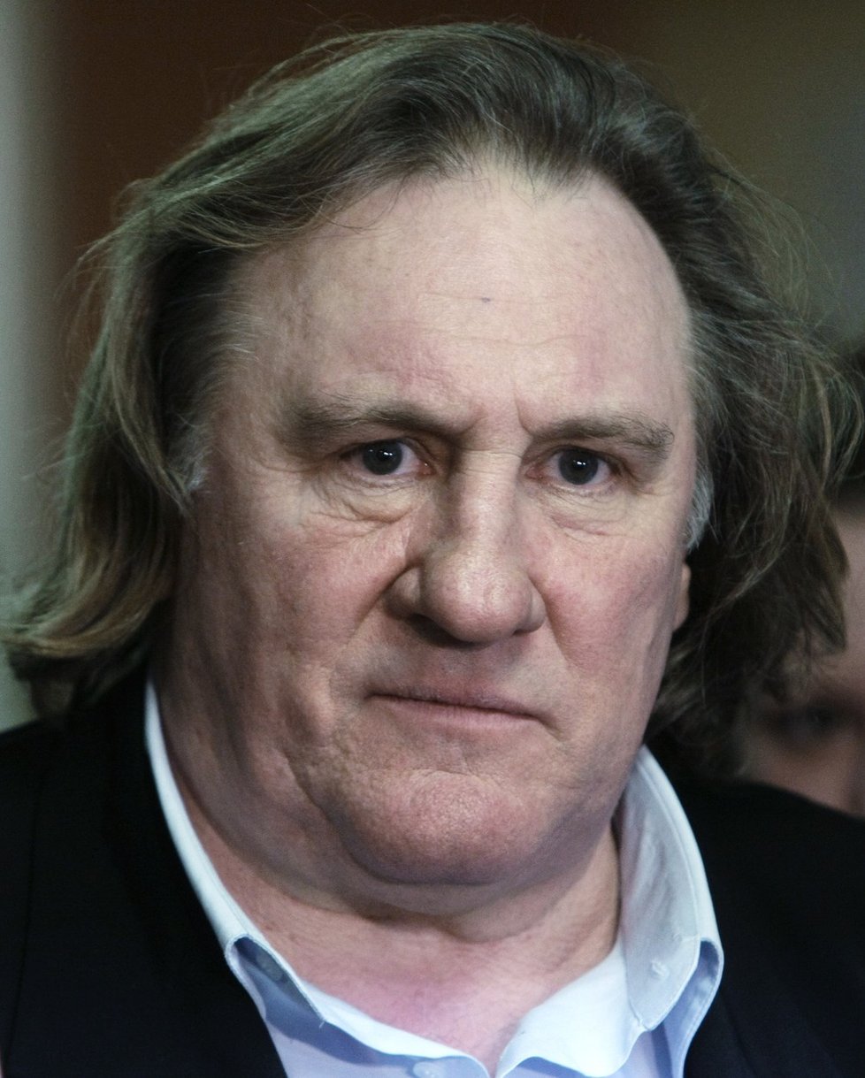 Gérard Depardieu je pověstný velkým nosem.