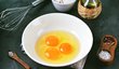 Vajíčka jsou nejlepší domácí, pokud si je ale budete kupovat, sáhněte po těch z podestýlky.